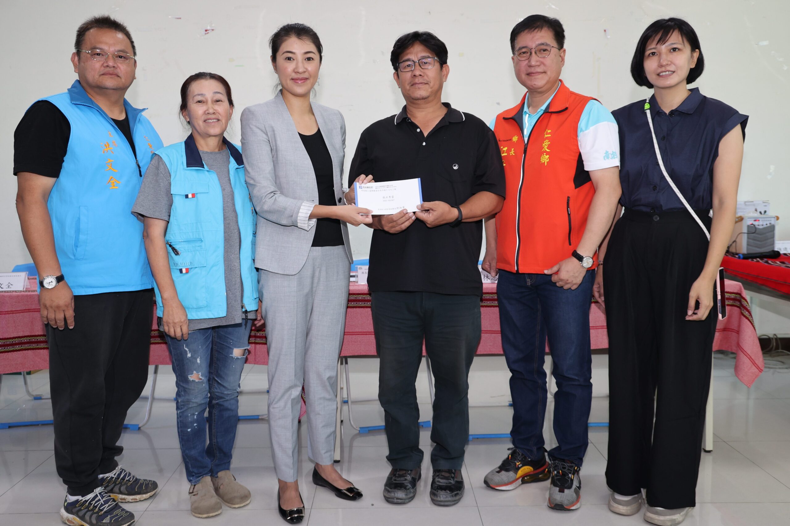 仁愛鄉卡努颱風受災戶救助金 許淑華親赴公所發送 - 早安台灣新聞 | Morning Taiwan News