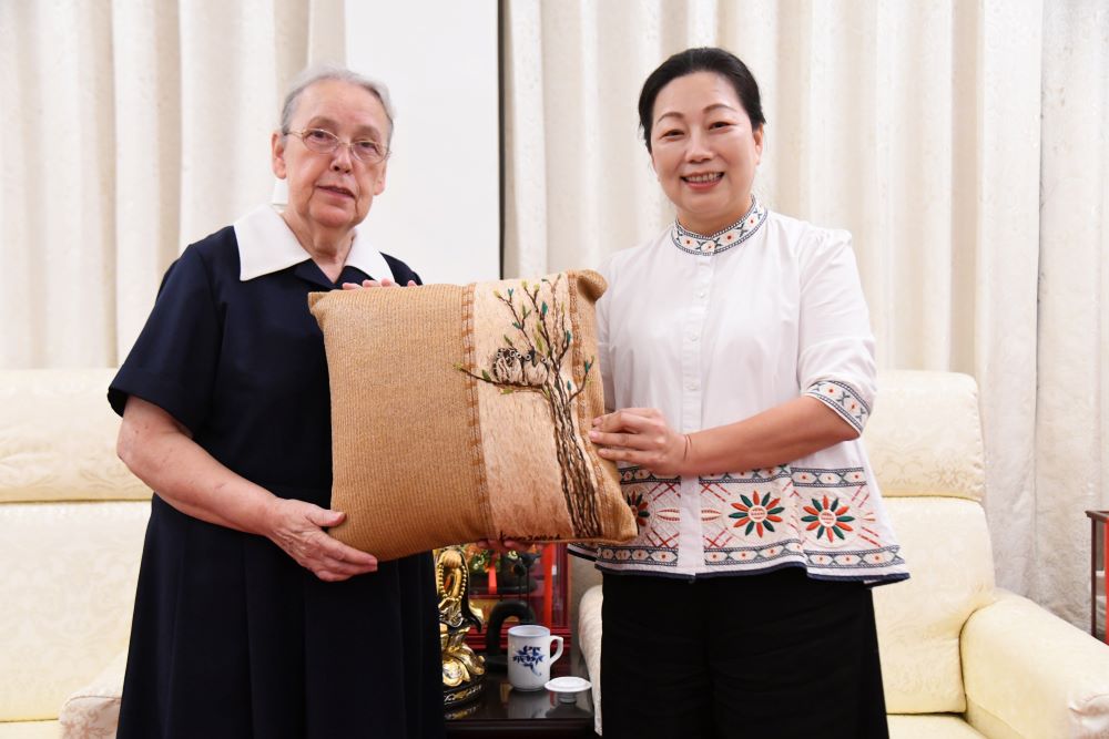 畢士大教養院董事長顧美玲榮退 徐榛蔚感恩無私獻愛弱勢35年 - 早安台灣新聞 | Morning Taiwan News