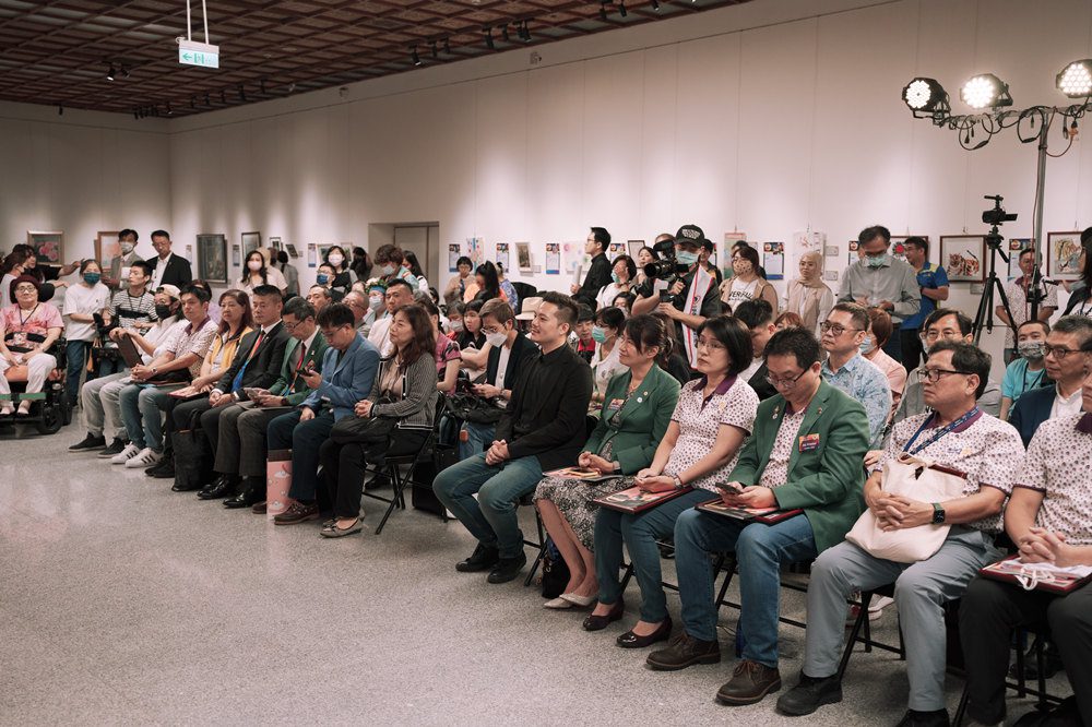 第二十屆國際身心障礙者藝術巔峰創作聯展 藝覽無遺  揮灑無遺的自由 - 早安台灣新聞 | Morning Taiwan News