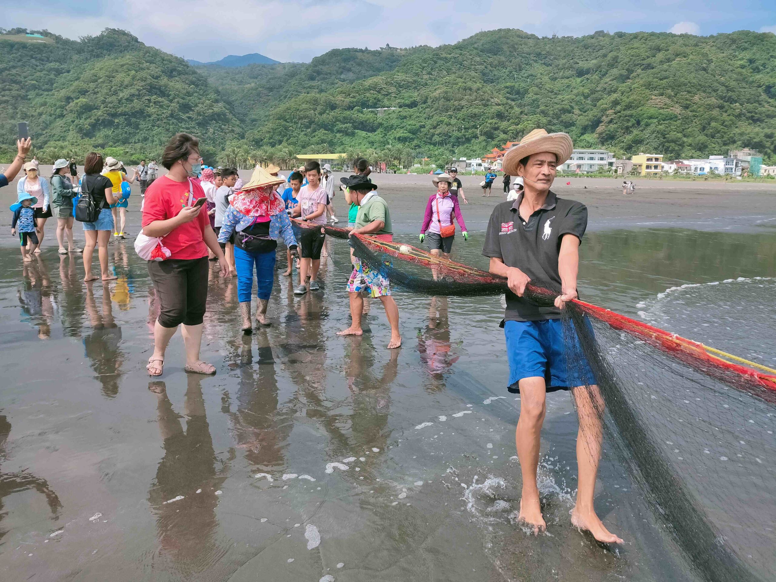 頭城農場推廣食物日 外澳百人體驗牽罟 - 早安台灣新聞 | Morning Taiwan News