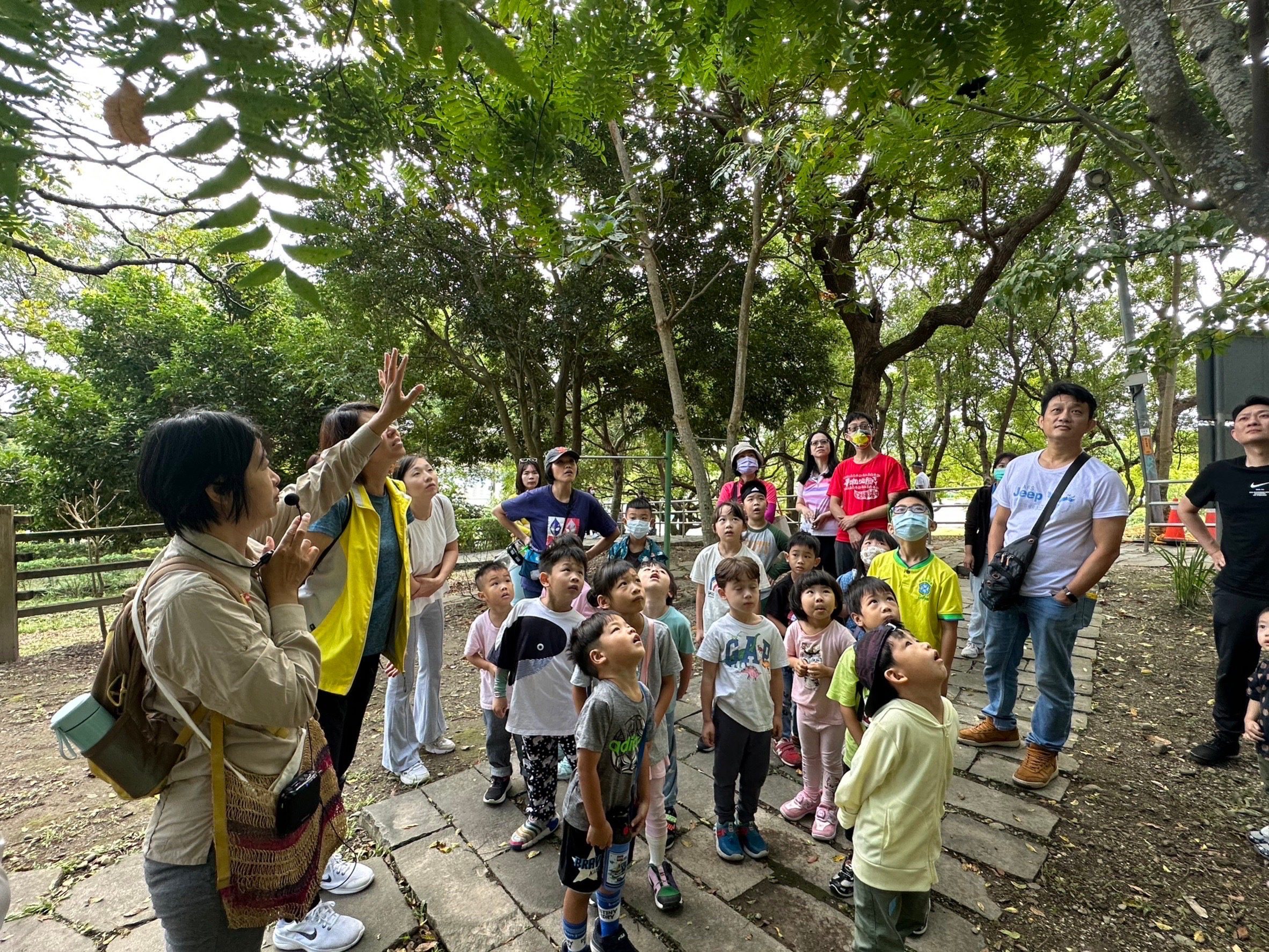 大手牽小手探訪美崙山  東華附小幼兒園班親荒野遊 - 早安台灣新聞 | Morning Taiwan News