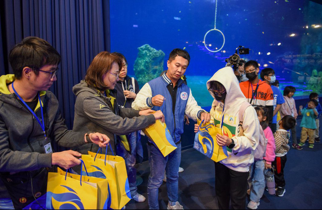 遠雄海洋公園牽手家扶兒少家庭 搶先體驗全新完工 升級版海底王國遊樂場 - 早安台灣新聞 | Morning Taiwan News