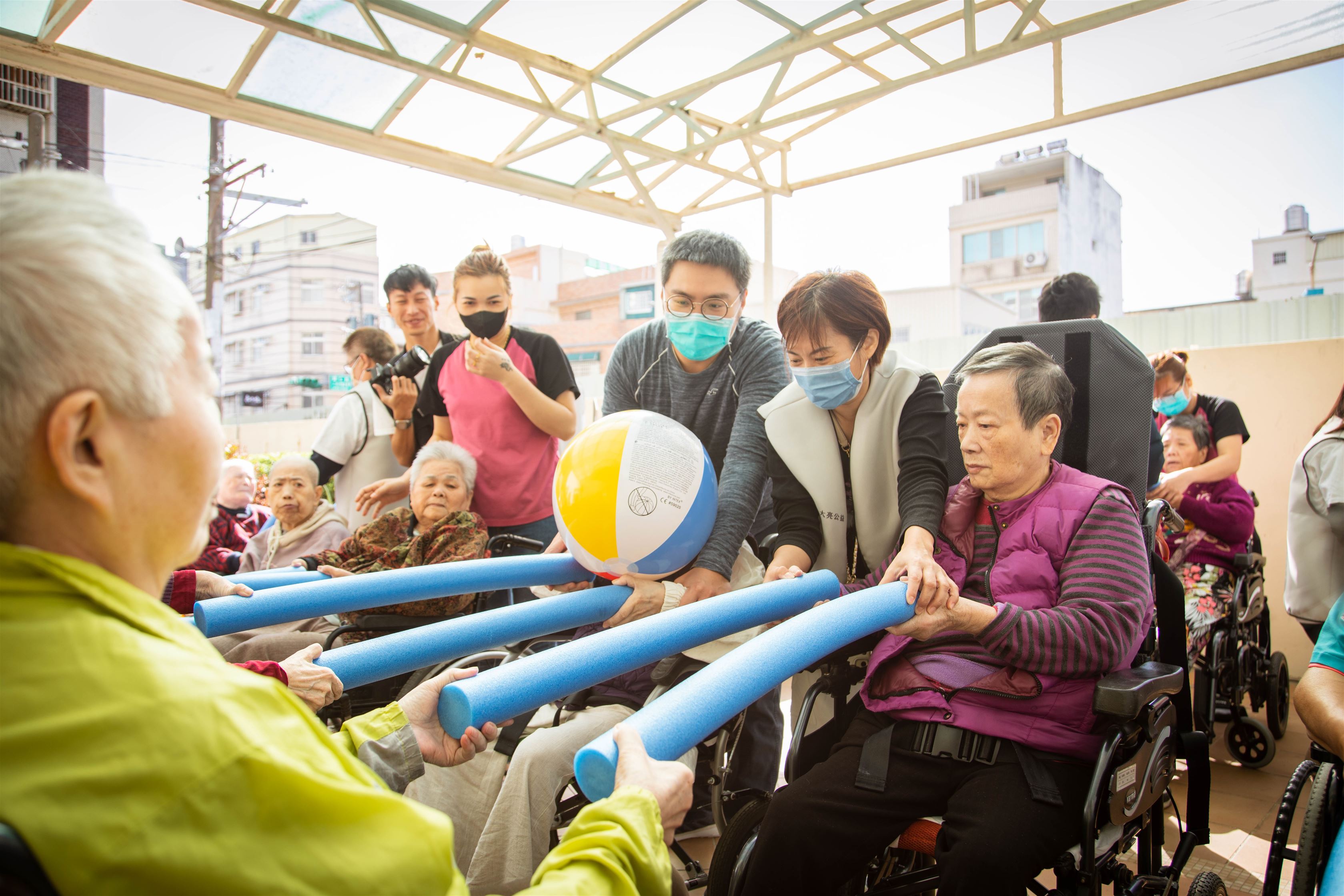 銀髮樂活動起來！大亮建築「亮愛行動」公益巡迴第二站 - 早安台灣新聞 | Morning Taiwan News