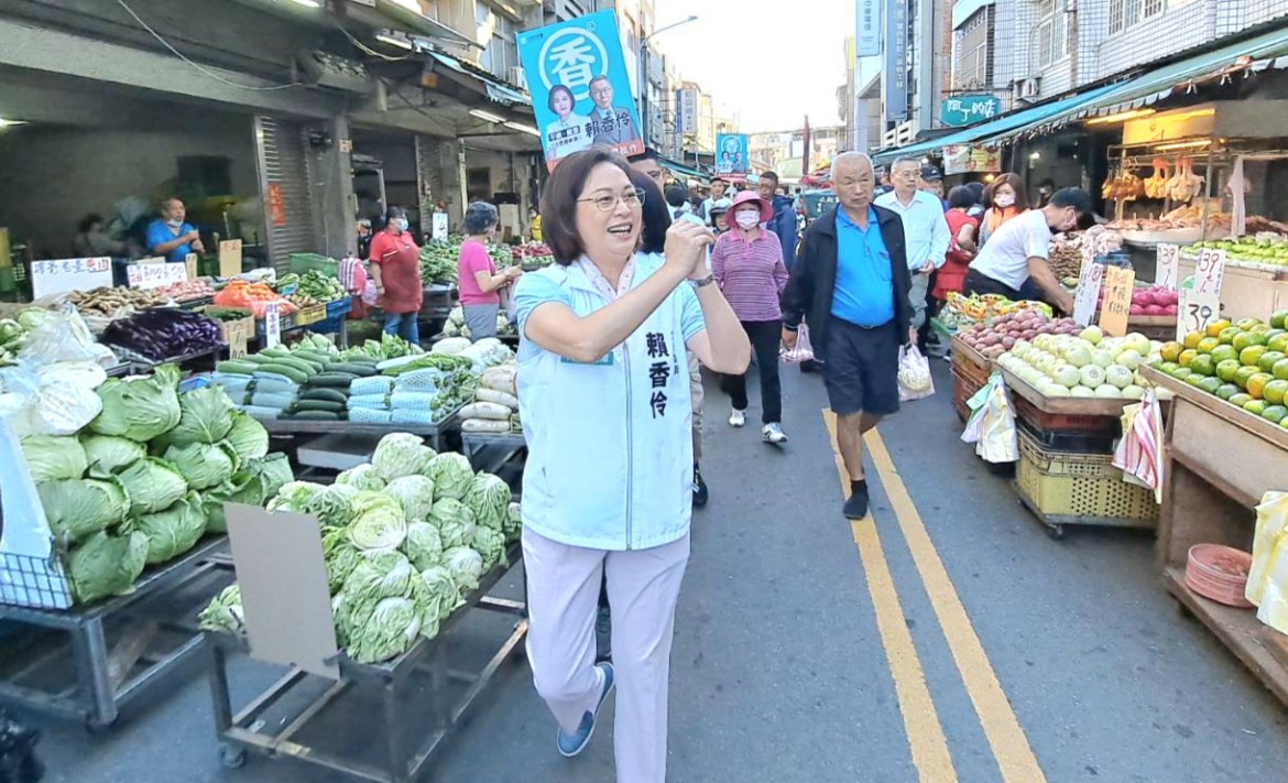 龍潭菜市場掃街拜票 賴香伶：接地氣感受鄉親熱情 - 早安台灣新聞 | Morning Taiwan News