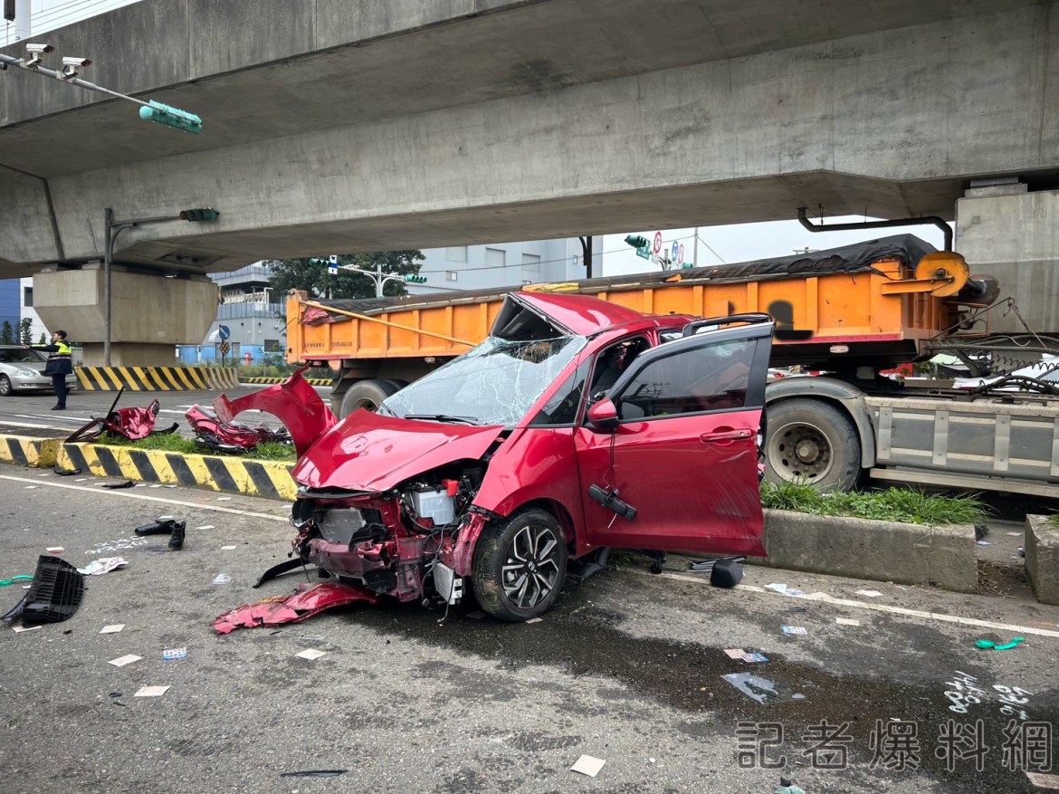 【有片】中壢轎車左轉撞砂石車 釀3死1傷驚悚畫面曝光 - 早安台灣新聞 | Morning Taiwan News