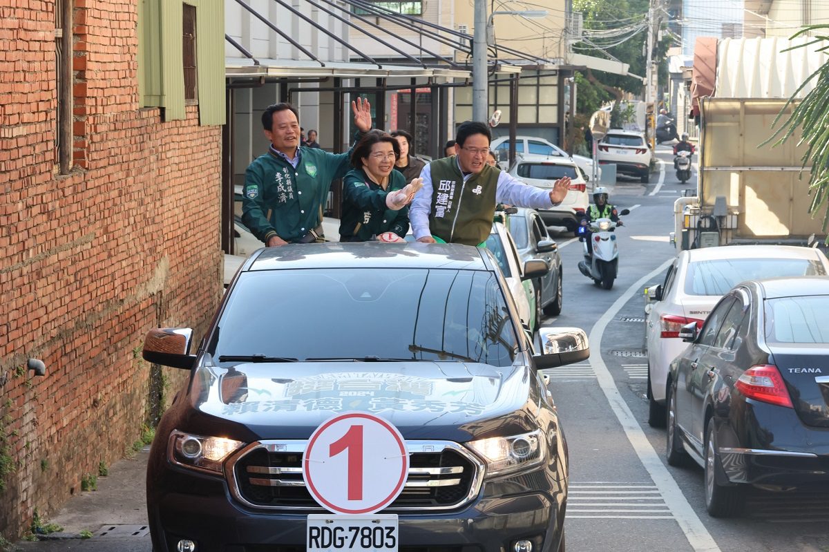 影音／立委黃秀芳連任成功今車隊掃街謝票　黃秀芳：未來會更加倍的打拼為地方服務 - 早安台灣新聞 | Morning Taiwan News