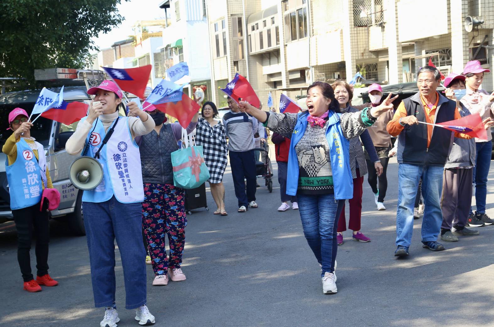 徐欣瑩掃街湖口關西新埔 感謝鄉親站出來「很溫暖也責任重大」 - 早安台灣新聞 | Morning Taiwan News