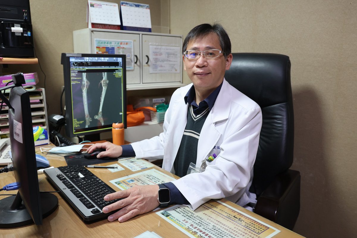 老翁車禍左腿傷口險截肢　員榮傷口、心臟外科聯手醫治能下床走路 - 早安台灣新聞 | Morning Taiwan News