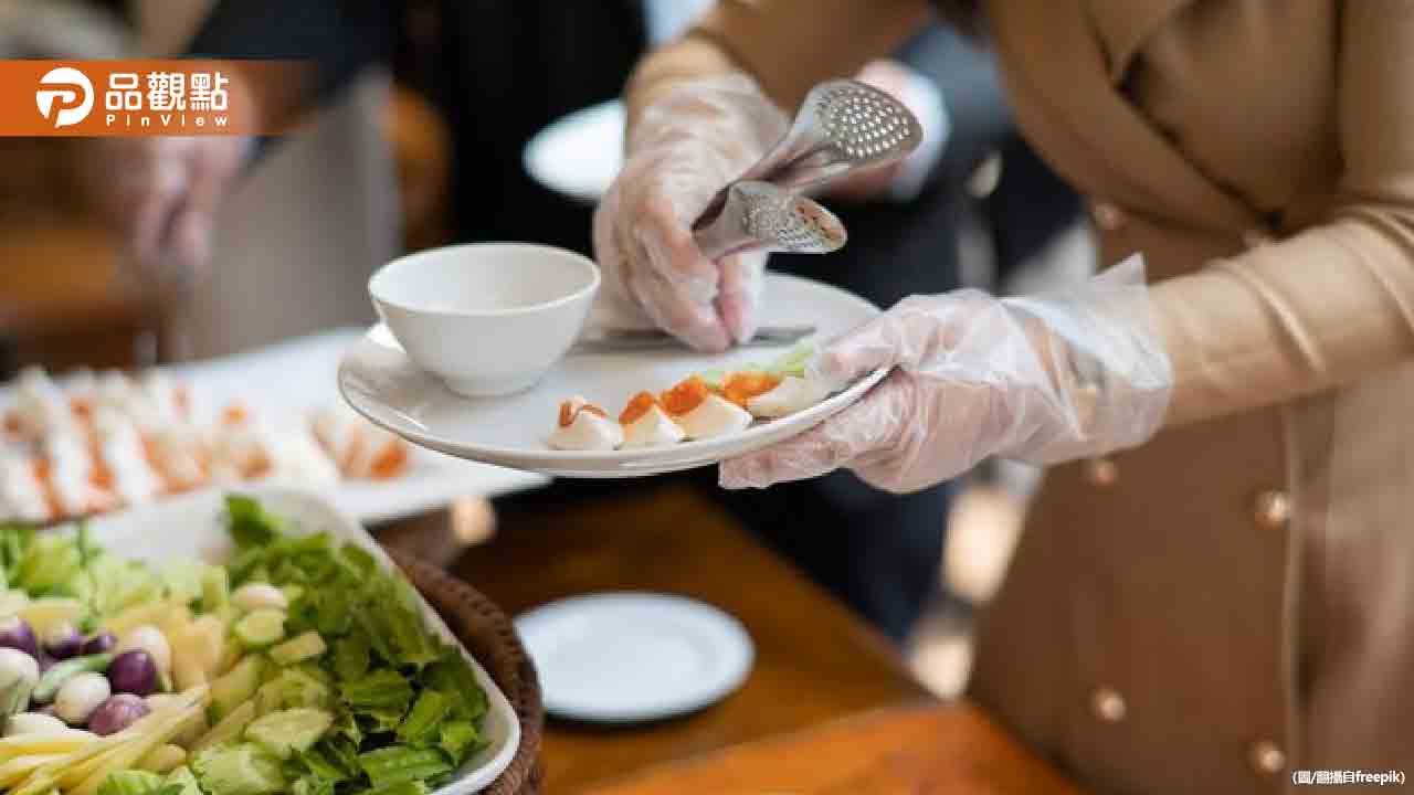 員工送錯餐嗆客人被懲處！家長竟來鬧：不挺員工就是爛老闆