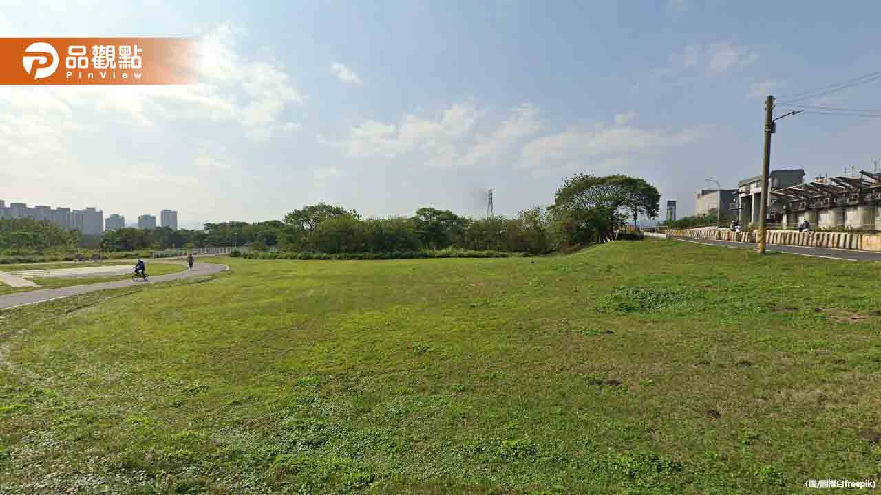 新北河濱公園藏「草王」-1斤狂飆4000元　民眾瘋狂採